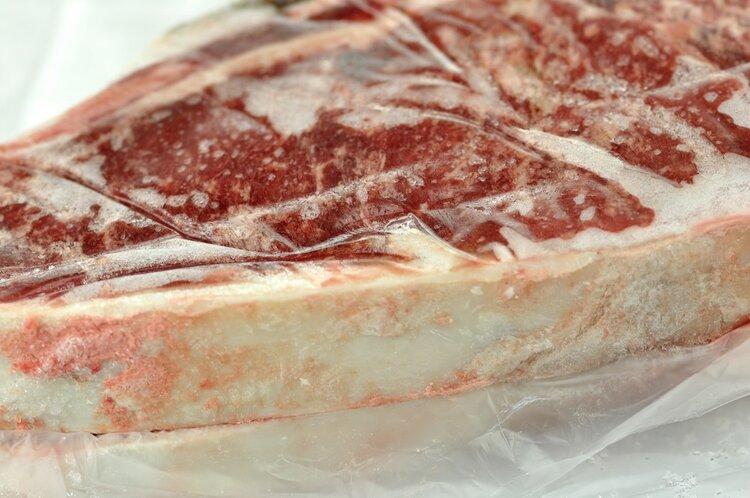 肉类反复解冻(肉类反复解冻会变脏)插图