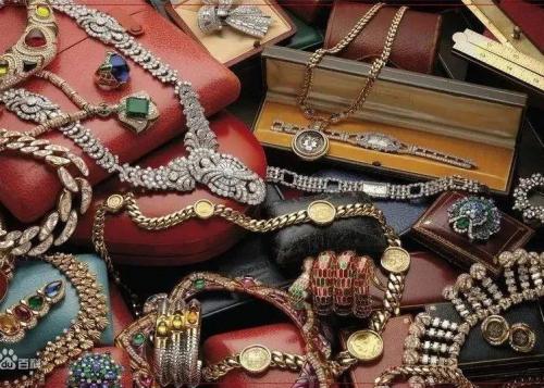 世界十大奢侈品排行榜(全球十大珠宝奢侈品品牌)插图17 世界十大奢侈品排行榜(全球十大珠宝奢侈品品牌)插图17