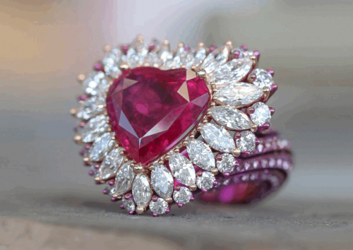 世界十大奢侈品排行榜(全球十大珠宝奢侈品品牌)插图22 世界十大奢侈品排行榜(全球十大珠宝奢侈品品牌)插图22