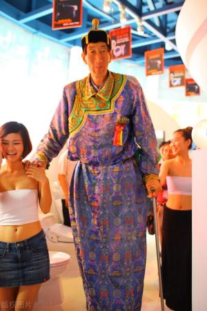 世界上最高的人排行榜(盘点全球最高的十个人)插图2