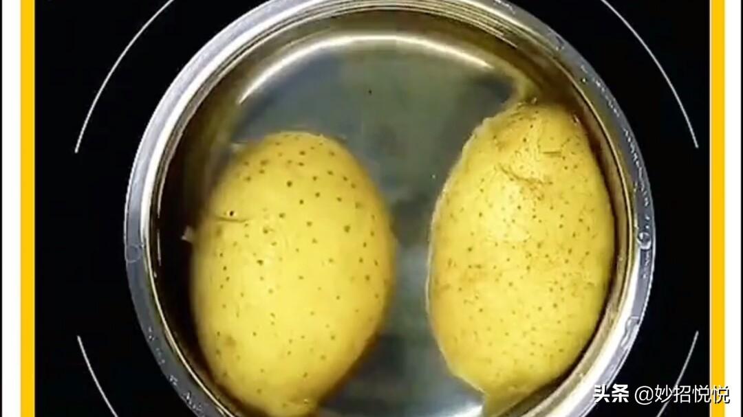 土豆去皮的最快方法(土豆水煮去皮的最快方法是什么)插图2