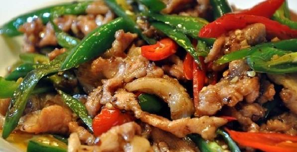 农家小炒肉最好吃的家常做法(农家小炒肉的家常做法)插图1