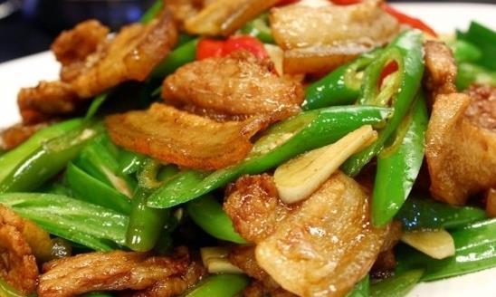 农家小炒肉最好吃的家常做法(农家小炒肉的家常做法)