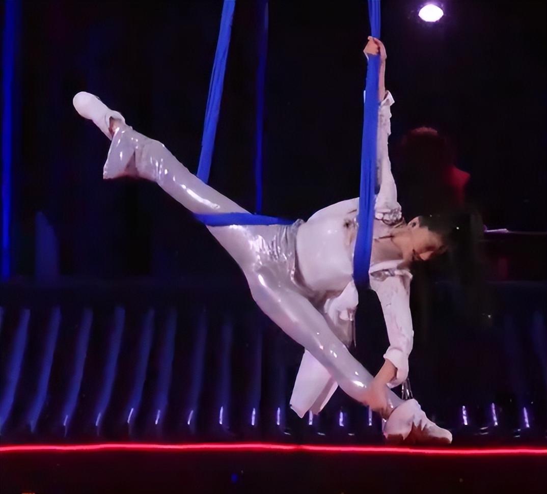 齐溪张一山是不是情侣(齐溪张一山吻戏高清)插图 齐溪张一山是不是情侣(齐溪张一山吻戏高清)插图