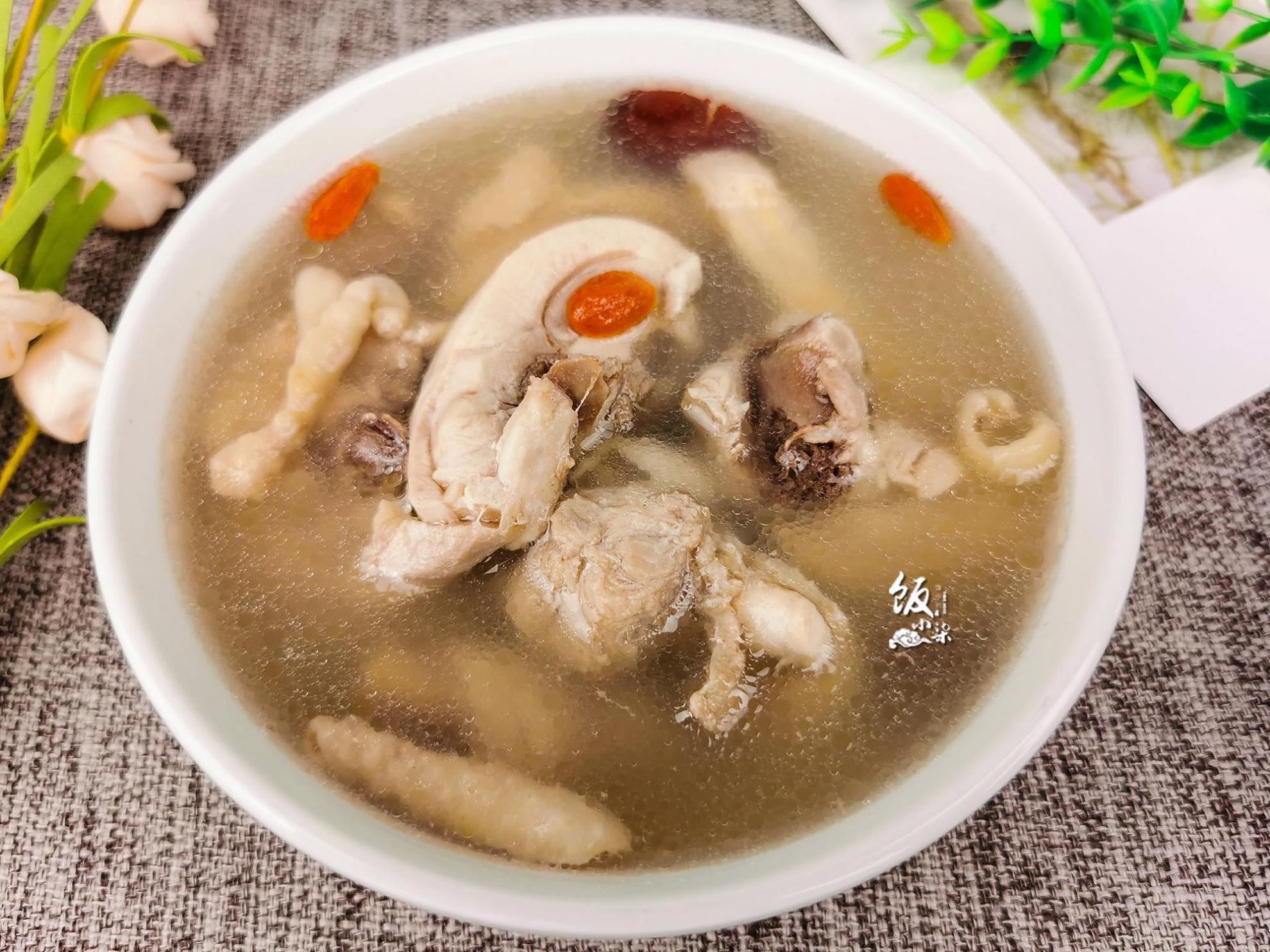 榴莲壳煲鸡汤的做法功效(榴莲壳煲鸡汤的做法功效与作用)插图1
