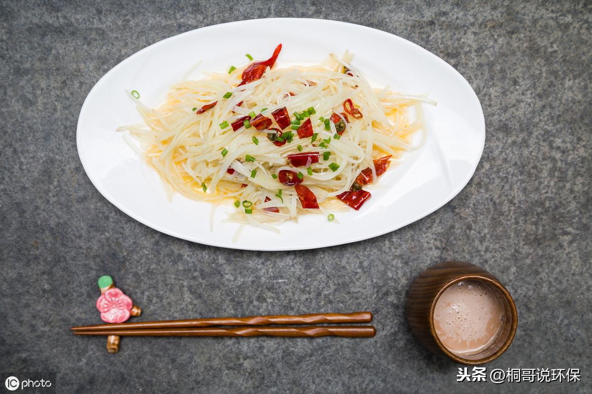 炒土豆丝怎么做好吃(炒土豆丝家常做法)插图