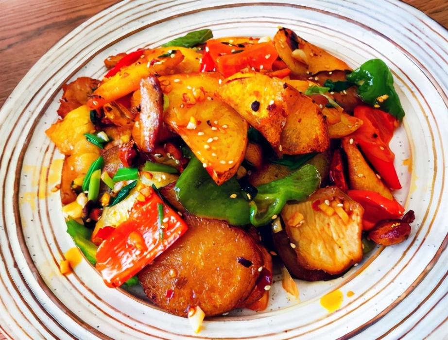 土豆炒五花肉怎么做好吃(五花肉土豆怎么做好吃)插图