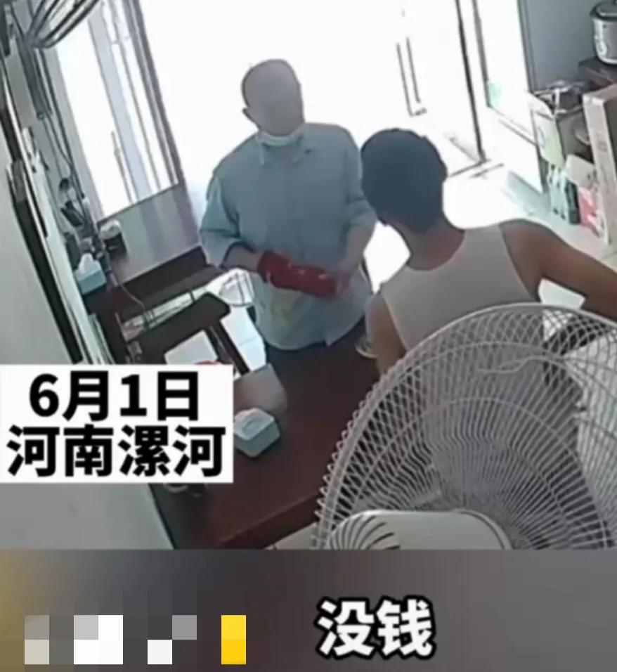 老板好心为男子免单反遭盗窃(老板为男子免单反被偷钱)插图1