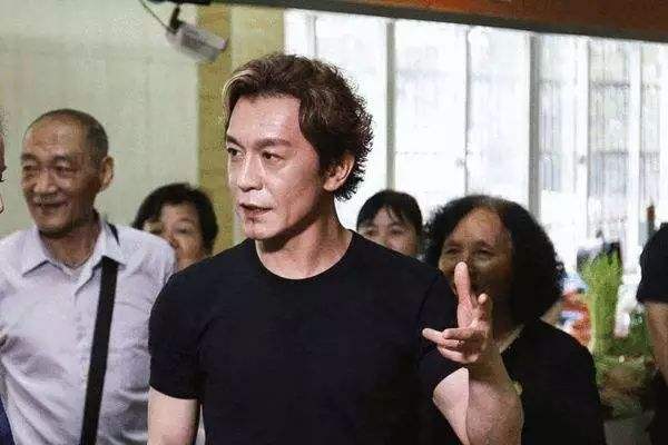 李咏资料简介(央视李咏个人资料及简介)插图16 李咏资料简介(央视李咏个人资料及简介)插图16