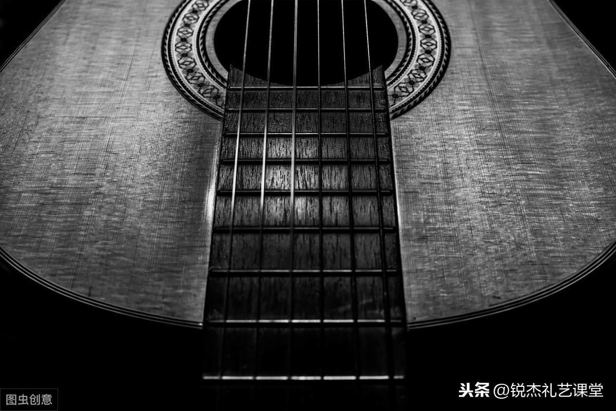 古典吉他和民谣吉他的区别(电吉他和木吉他的区别)插图2