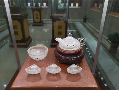 南宁十大高档餐具排行榜(十大骨瓷餐具品牌排行榜)