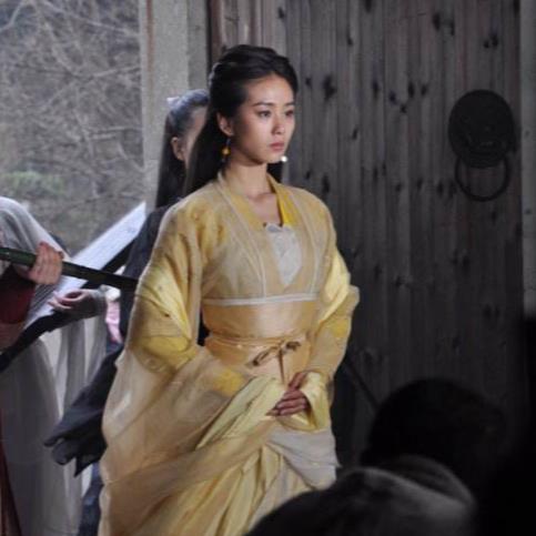 黄衣女子为什么帮张无忌(黄衣女子对张无忌说的话)插图2 黄衣女子为什么帮张无忌(黄衣女子对张无忌说的话)插图2