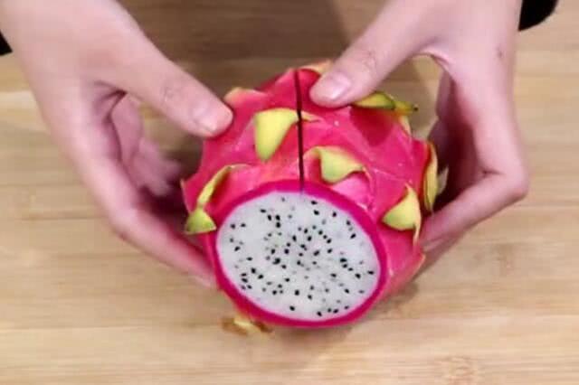 火龙果怎么去皮最简单(火龙果怎么削皮简单)插图1 火龙果怎么去皮最简单(火龙果怎么削皮简单)插图1
