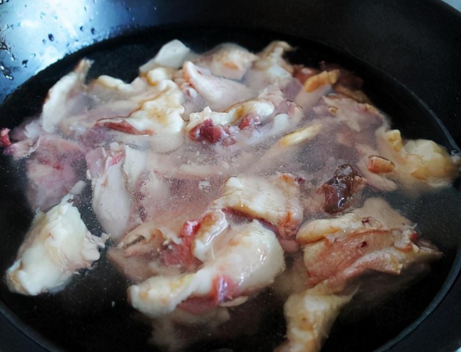 家常炖鸭肉怎么做好吃(鸭肉炖汤怎么做好吃)插图1