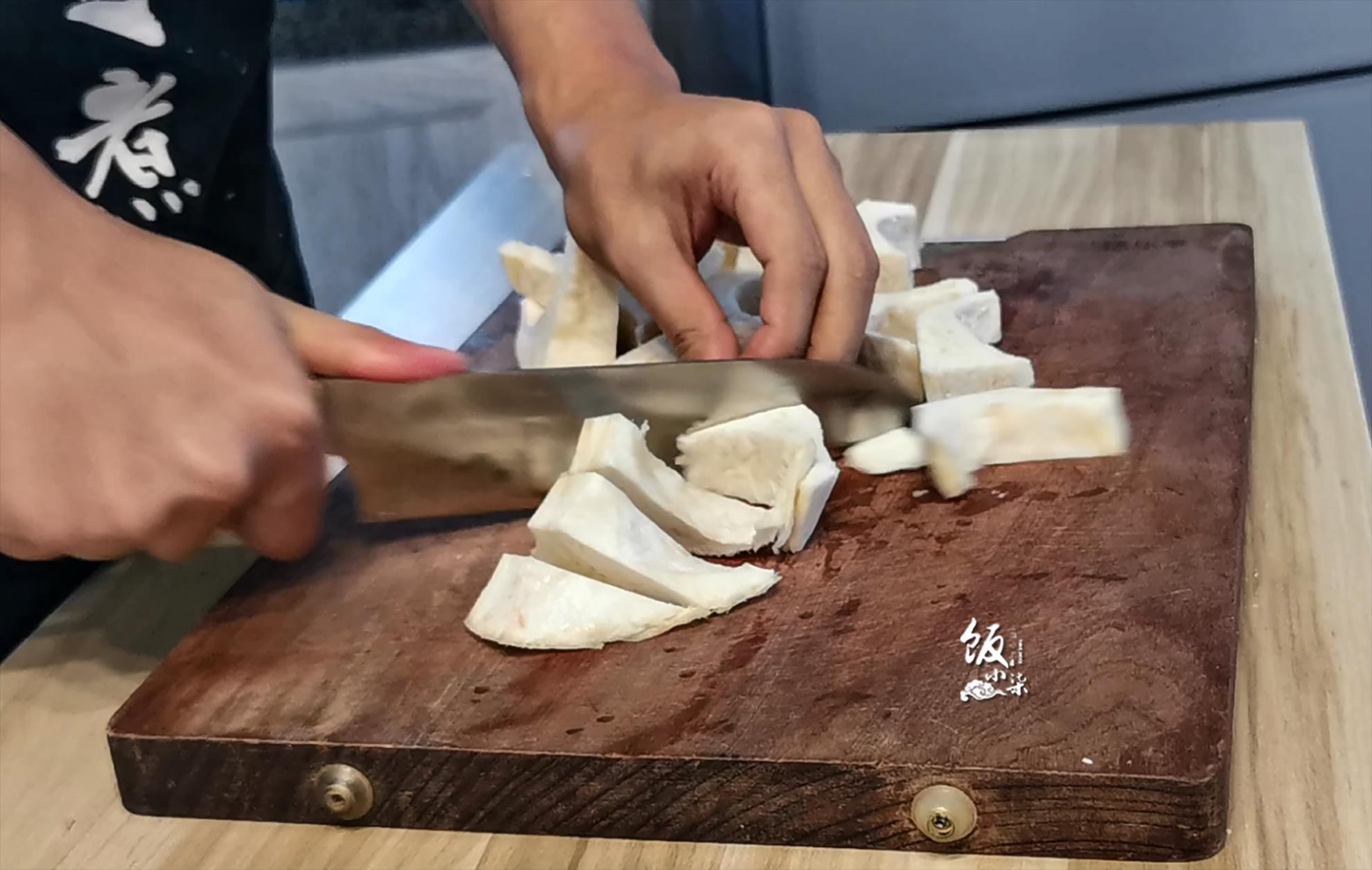 榴莲壳煲鸡汤的做法功效(榴莲壳煲鸡汤的做法功效与作用)插图3