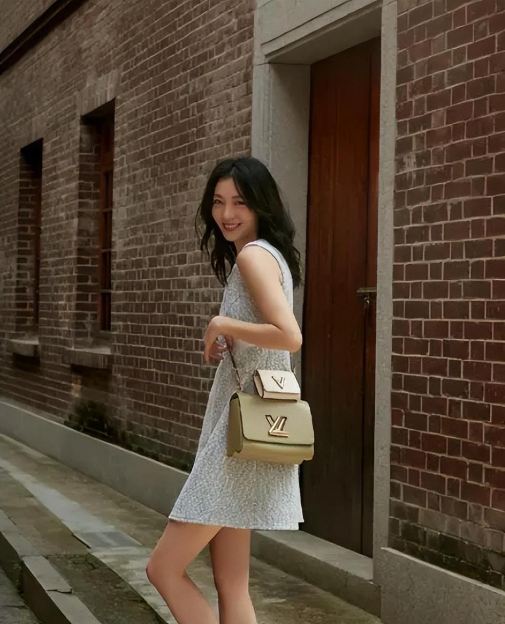 齐溪张一山是不是情侣(齐溪张一山吻戏高清)插图10 齐溪张一山是不是情侣(齐溪张一山吻戏高清)插图10