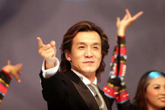 李咏资料简介(央视李咏个人资料及简介)插图1 李咏资料简介(央视李咏个人资料及简介)插图1