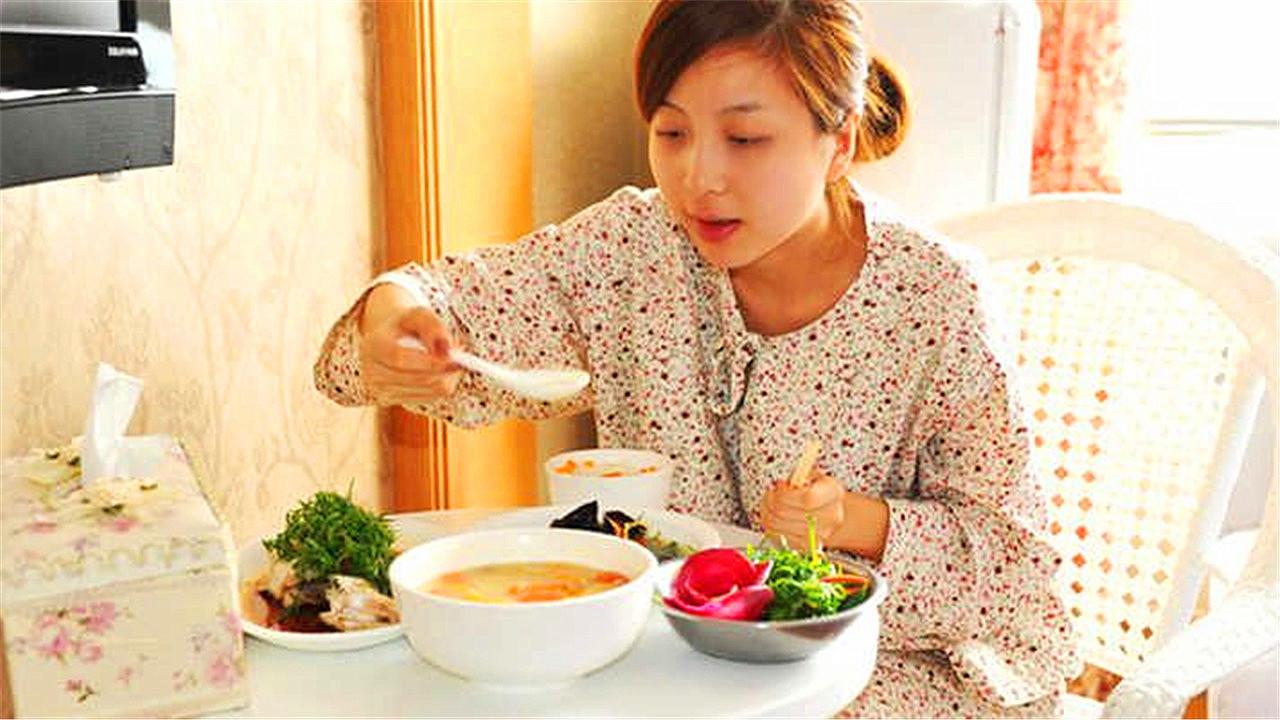 怎么判断是产后风(产妇生产后第一顿吃什么)插图4 怎么判断是产后风(产妇生产后第一顿吃什么)插图4