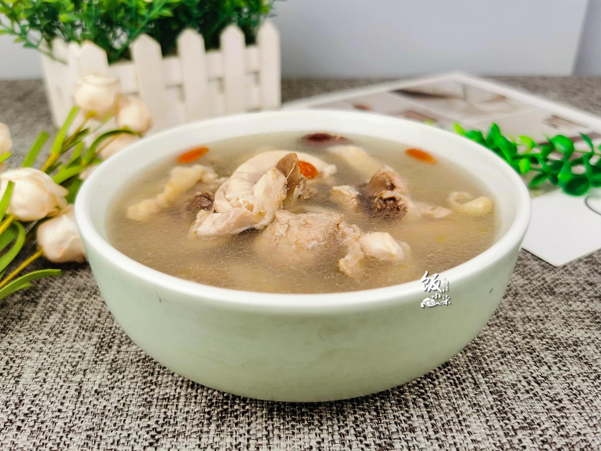榴莲壳煲鸡汤的做法功效(榴莲壳煲鸡汤的做法功效与作用)插图