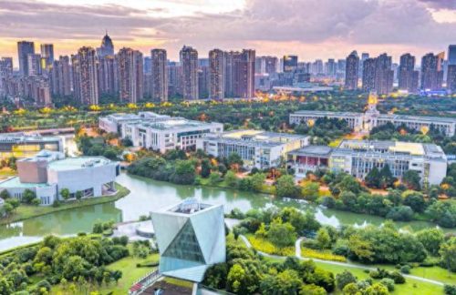 十大学费最高大学排行榜(吉林外国语大学研究生学费多少钱)