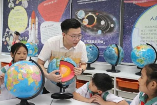 中国十大科学小说家排行榜(中国十大科学作家)插图10