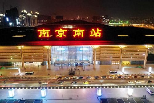 中国十大超级火车站排行榜(春运十大最拥挤火车站)插图1 中国十大超级火车站排行榜(春运十大最拥挤火车站)插图1