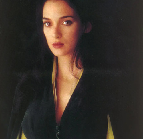 吸血鬼电影排行榜(十部顶级吸血鬼电影)插图7 吸血鬼电影排行榜(十部顶级吸血鬼电影)插图7