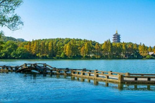 浙江十大寺庙排行榜前十名(浙江有哪些出名寺庙)插图1