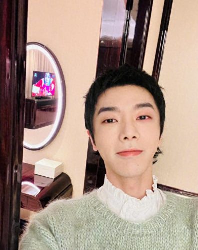 十大明星新歌排行榜最新(明星排名前十的歌手)插图