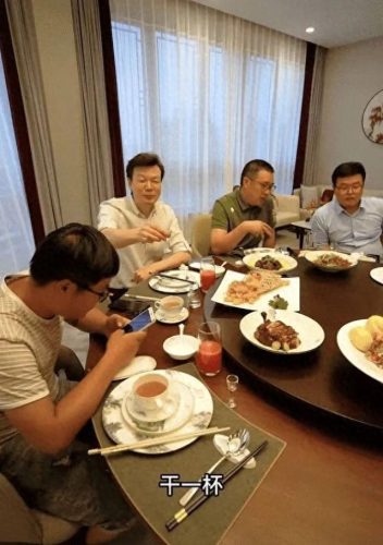 安徽电视台大咖排名前十(安徽电视台大胡子老师)插图1