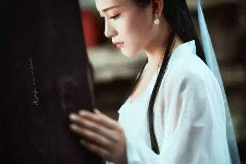 十大浪漫信物小说排行榜(小说素材定情信物)插图