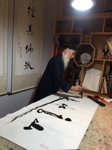 中国对风水大师排行榜(广东十大风水大师排名)插图1 中国对风水大师排行榜(广东十大风水大师排名)插图1