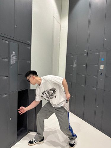 十大热门手绘T恤排行榜(手绘t恤100种图片)插图12