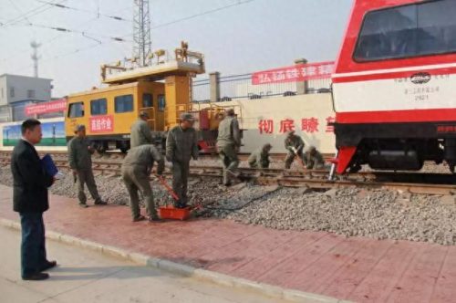 地铁乘务员待遇排名前十(杭州地铁小姐姐乘务员)插图10