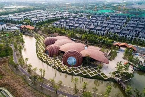 中国十大丑陋建筑(中国十大丢脸雕像)插图6