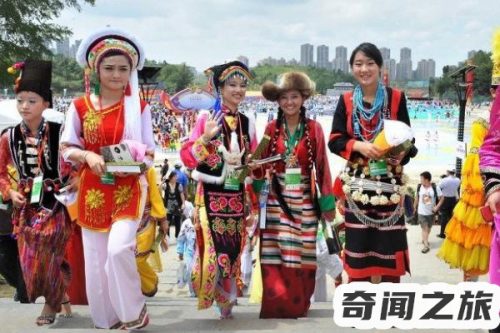 最尴尬的十大姓氏(中国三个最尴尬的姓氏)插图1 最尴尬的十大姓氏(中国三个最尴尬的姓氏)插图1