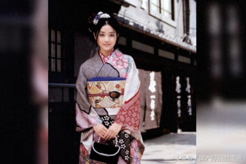 十大最贵的和服品牌排行榜(最贵的女士内衣的品牌)插图10 十大最贵的和服品牌排行榜(最贵的女士内衣的品牌)插图10