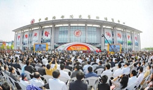 当今十大紫砂壶排行榜名单(紫砂壶大师十名排行榜)插图5 当今十大紫砂壶排行榜名单(紫砂壶大师十名排行榜)插图5