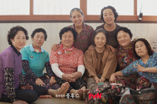 韩剧十大双男主剧本排行榜(韩剧男主妈妈出差让闺蜜照顾她)插图18