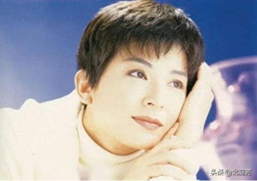 十大伤感歌曲排行榜女生(十大最好听的伤感歌曲女生)插图