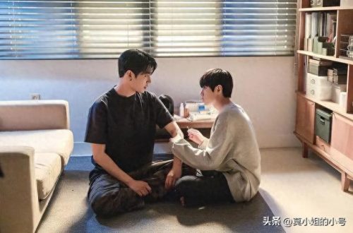 韩剧十大双男主剧本排行榜(韩剧男主妈妈出差让闺蜜照顾她)插图14