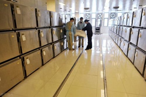 十大男化妆师工资排行榜(化妆师年薪排行榜)插图