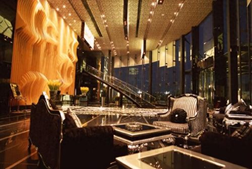 全球最有钱酒吧排名前十(世界有名的酒吧排行榜)插图4 全球最有钱酒吧排名前十(世界有名的酒吧排行榜)插图4