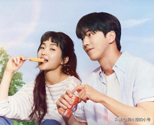 韩剧十大双男主剧本排行榜(韩剧男主妈妈出差让闺蜜照顾她)插图12