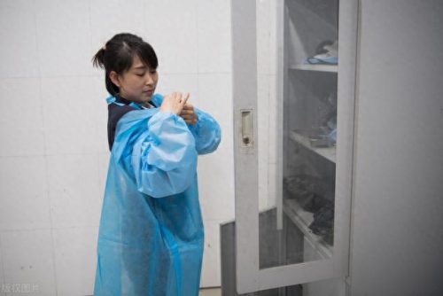 十大男化妆师工资排行榜(化妆师年薪排行榜)插图1