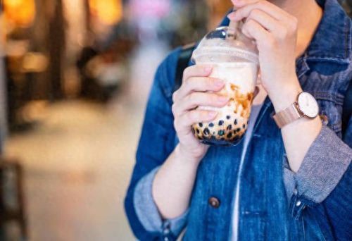 江西奶茶加盟连锁排名前十(卡洛熊奶茶饮品加盟)插图1 江西奶茶加盟连锁排名前十(卡洛熊奶茶饮品加盟)插图1