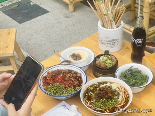 成都夜晚餐饮消费排名前十(成都十大夜晚网红打卡地)插图2 成都夜晚餐饮消费排名前十(成都十大夜晚网红打卡地)插图2