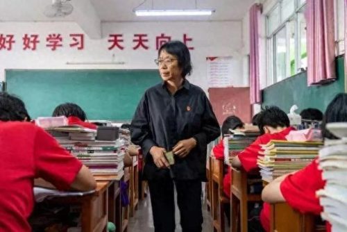 社会评论类十大博主排行榜(旅游十大博主)插图