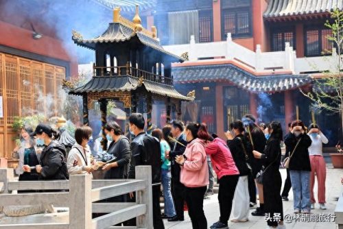 中国十大寺庙排行榜前十名(十大最危险的山顶寺庙)插图