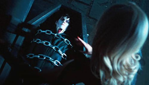 吸血鬼电影排行榜(十部顶级吸血鬼电影)插图44 吸血鬼电影排行榜(十部顶级吸血鬼电影)插图44